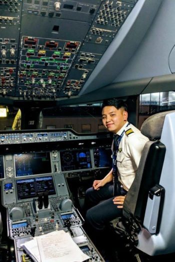 Hoang at Vietnam Airlines graduated from our Vietnamese Pilot Program