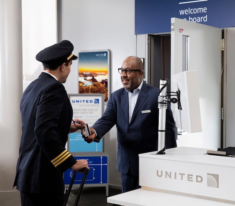 United Airlines Hiring and Benefits