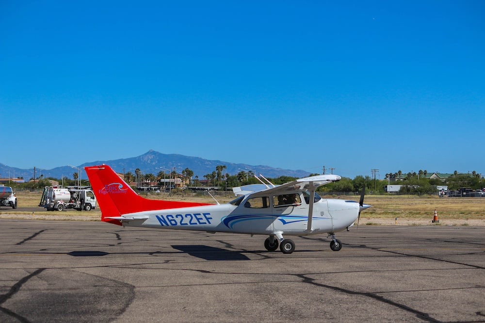 Epic Cessna 172 at Tucson International Airport